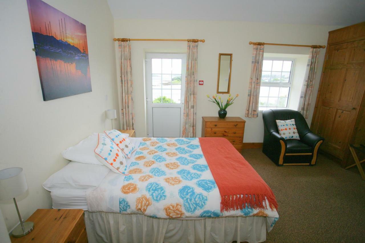 Cottage Heights B&B Castletownbere Bagian luar foto